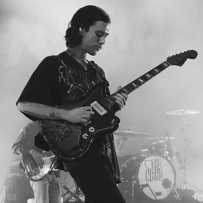 Guitarrista da banda Zach Abels
